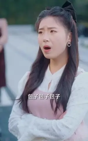 《离婚后，我在豪门当保姆火成团宠》短剧封面
