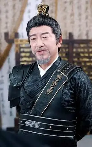 《皇室潜修二十年开局陆地神仙（81集）吴昊＆王佳琪》短剧封面
