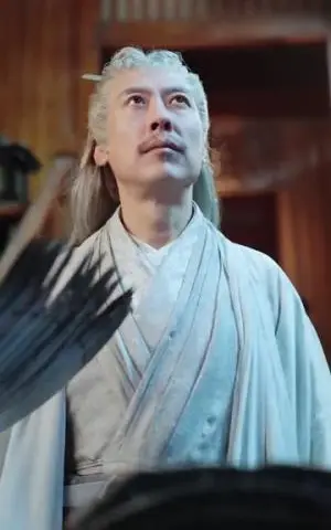 《糟糕，皇后娘娘又又又磨刀了》短剧封面