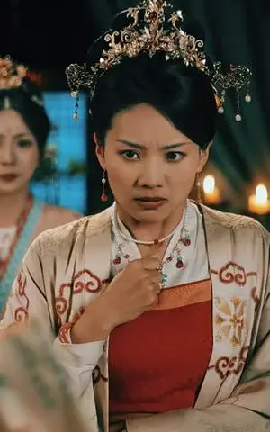 《花前喜事》短剧封面