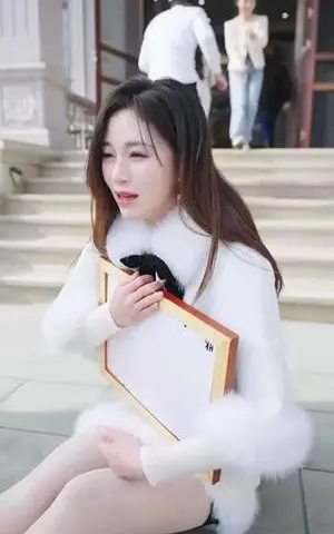 《破产后我集万千宠爱于一身（81集）滕文昊＆韩录锦（夸克网盘）》短剧封面