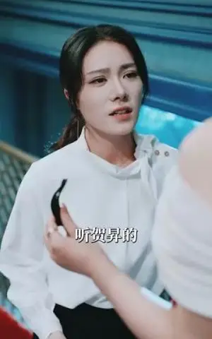 《重生后在死对头怀里肆意撒娇（76集）张力壬&张若辰》短剧封面