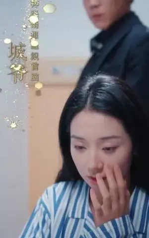《伪装的玫瑰（71集）（夸克网盘）》短剧封面