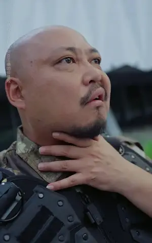 《女儿受尽十年欺，苍龙归来震九州（55集）谢海青&丁安（夸克网盘）》短剧封面