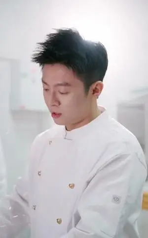 《总裁的贴身厨神（94集）陈禺宏＆李秉润（夸克网盘）》短剧封面
