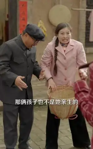 《穿进电视里当后妈（80集）王寒阳&周嘉怡（夸克网盘）》短剧封面