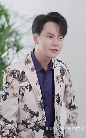 《重生后，我退婚了亿万富豪（92集）》短剧封面