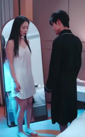 《病娇弟弟赖上我》短剧封面