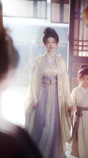 《病弱夫君不好惹之明月嫁卿卿》短剧封面
