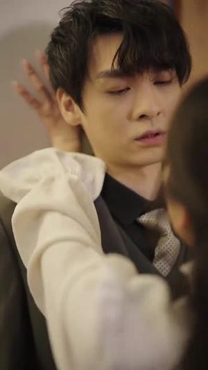 闪婚老公太霸道（100集）（夸克网盘）封面图 - 爱情短剧