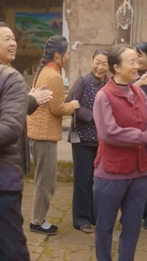 情暖人间（100集）（夸克网盘）封面图 - 情感短剧
