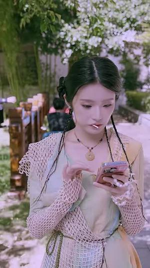 《小师妹下山，顾总装不下去了（63集）柴蔚＆鞠昊潼（夸克网盘）》短剧封面