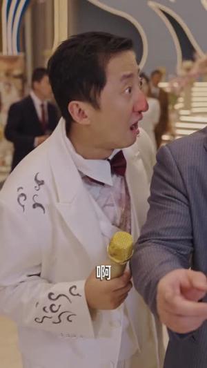 《他们叫我废物，直到我亮出银针》短剧封面
