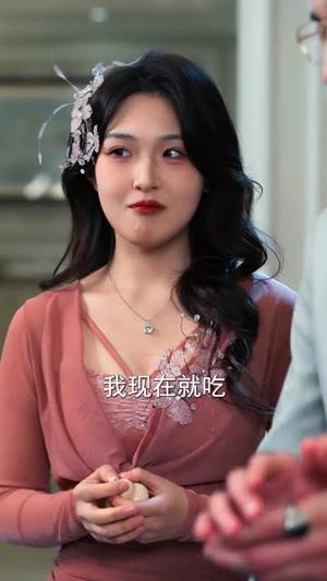 震惊吧！大小姐重生后带老妈原地起飞（70集）盛晨＆刘念（男）＆谢海燕（夸克网盘）封面图 - 短剧短剧