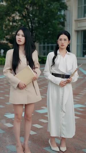 强保镖：我的同桌是校花（100集）吴若溪＆王冠彭（夸克网盘）封面图 - 校园短剧