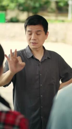 斯文医生脸红红八零杀猪婆追着哄（66集）杨文&李若希封面图 - 年代短剧