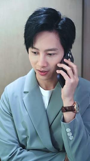 闪婚后总裁夫妇的马甲捂不住了（72集）（夸克网盘）封面图 - 爱情短剧