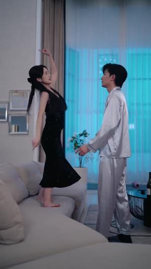 别撩了!她失忆是装的 《别撩了!她失忆是装的》短剧封面