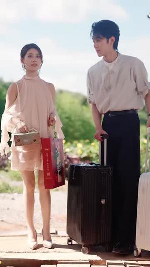 恋爱两年,女友竟查无此人 《恋爱两年,女友竟查无此人》短剧封面
