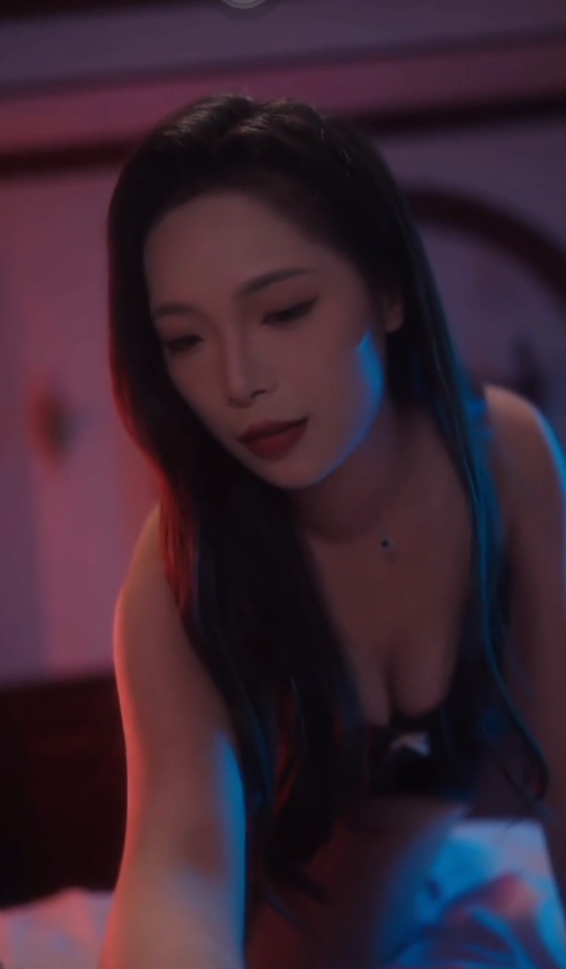 擦边短剧:欲望 《擦边短剧:欲望》短剧封面