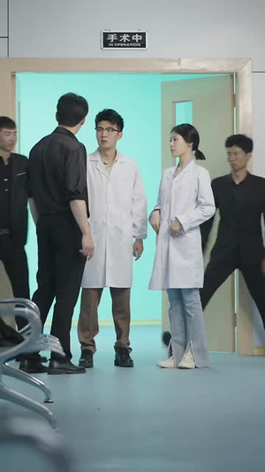 《离婚后,沈总满世界追妻》短剧封面
