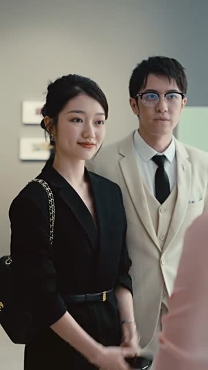 《爱我者,予我牢笼(101集)》短剧封面