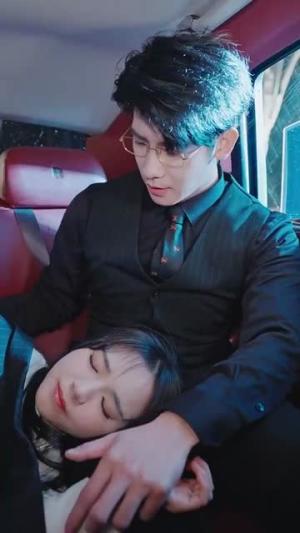 亲吻南枝（123集）叶一宸＆李雪丹（夸克网盘）封面图 - 爱情短剧