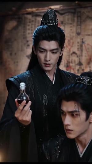 《夫君，今晚来我房里领死＆东宫里有个双面王妃》短剧封面