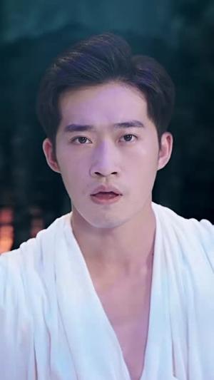 擦边剧：在父母坟前，我立地成神 - 玄幻短剧封面