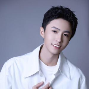 重生之赚它十个亿 《重生之赚它十个亿》短剧封面