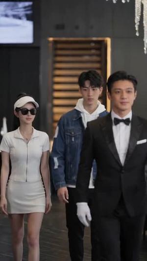 《五星好评系统，我逆转人生！（91集）AI短剧（夸克网盘）》短剧封面