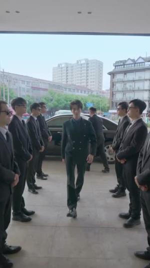闪婚男神之周末请和我恋爱（30集全）（夸克网盘）封面图 - 爱情短剧