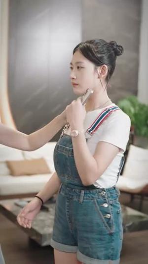 资助的贫困生把我别墅卖了（71集）杨帆（夸克网盘）封面图 - 短剧短剧