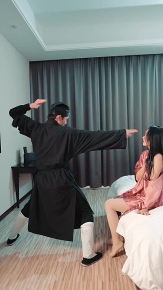 擦边剧：风流小天师（76集全）封面图 - 玄幻短剧