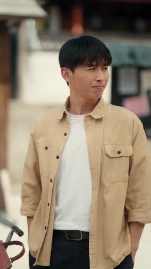 《重生九零：下岗后我成了箱包大王》短剧封面