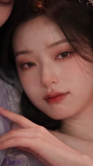 《穿书炮灰：我带闺蜜斗反派1（105集）（夸克网盘）》短剧封面
