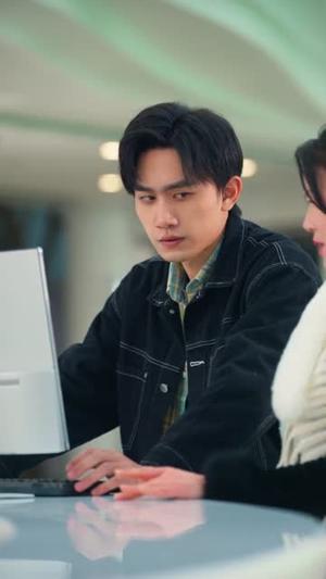 重生为救妻女我做空华尔街（80集）于宙童&董泽宇（夸克网盘）封面图 - 都市短剧