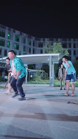 擦边剧：逆袭纵横职场（87集）封面图 - 职场短剧