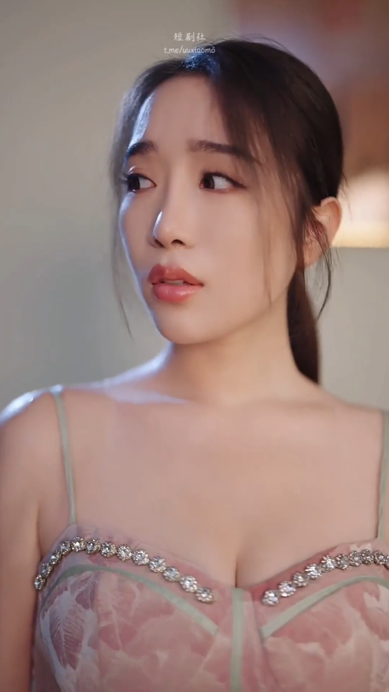 擦边短剧:女人的芳香&温香软玉&人生百味情深最浓 《擦边短剧:女人的芳香&温香软玉&人生百味情深最浓》短剧封面