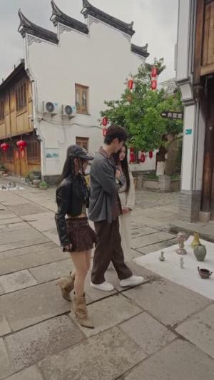 神级鉴宝,老婆带我登顶峰路(80集)林少荣&一然(夸克网盘) 神级鉴宝,老婆带我登顶峰路(80集)林少荣&一然(夸克网盘)封面