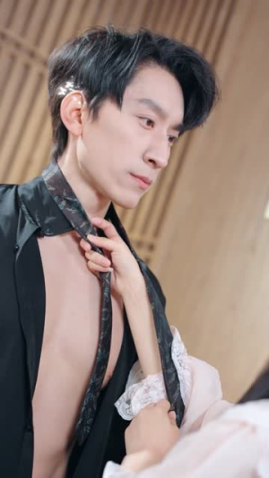心声泄露后，高冷总裁爱上我（80集）李泽雨＆袁初月（夸克网盘）封面图 - 短剧短剧