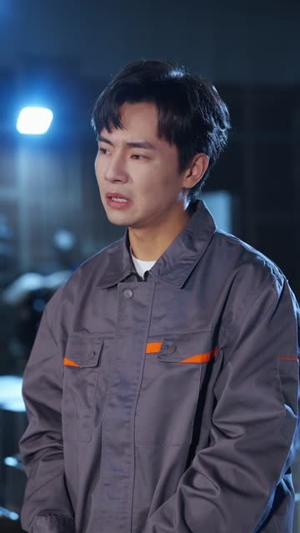 觉醒系统后，过年回家爽翻天（80集）张闻宇＆潘紫允（夸克网盘）封面图 - 短剧短剧