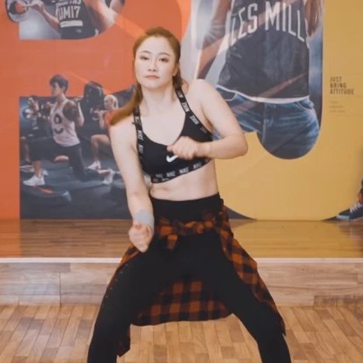 小S、袁姗姗力荐：极速减脂尊巴热舞操，每天4分钟，在家轻松跳出S曲线封面